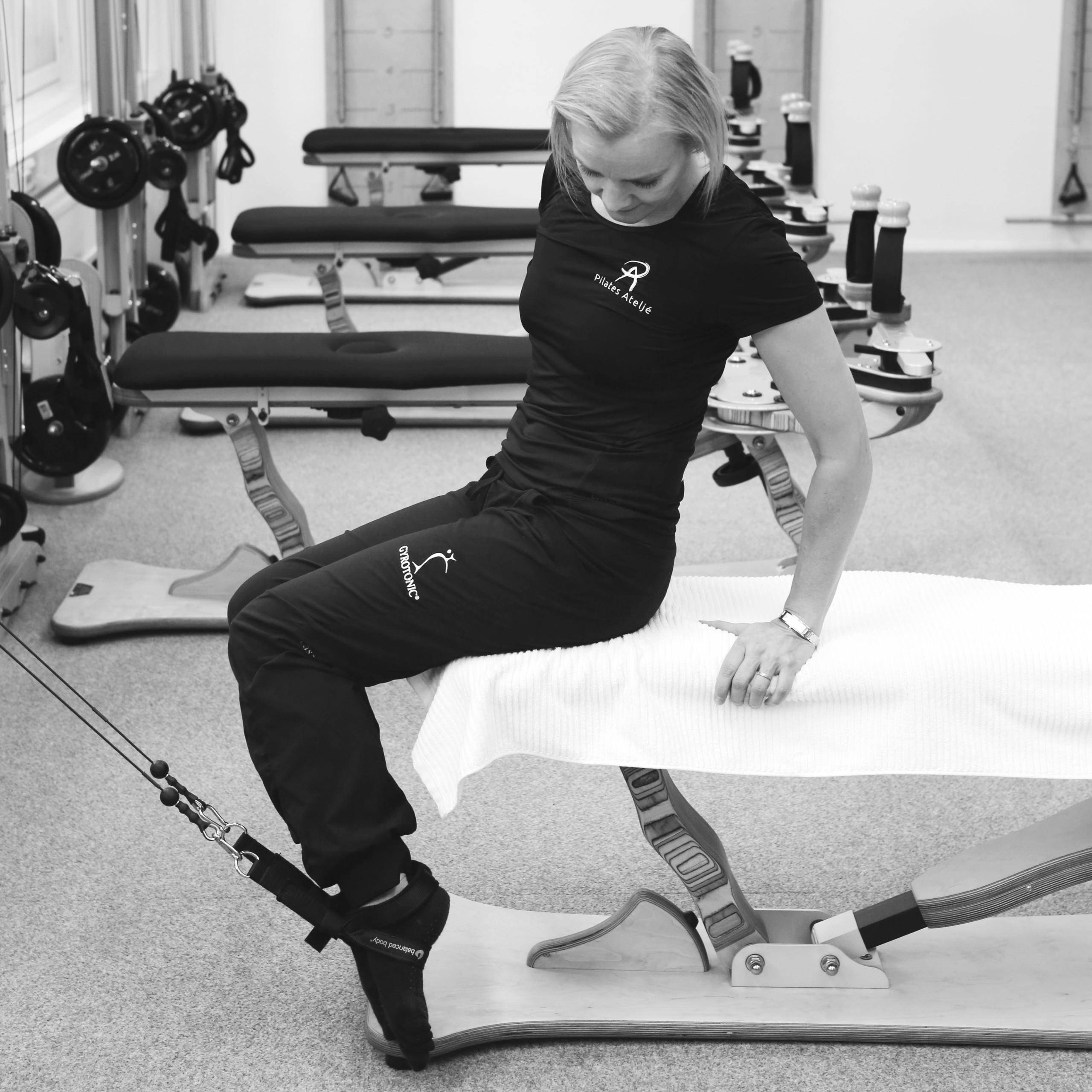 Pilates Ateljee Espoo Finland 6.10.2017 GYROTONIC®, GYROKINESIS®, APPARATUS PILATES, LAITEPILATES, PILATES, STRETCHING, TRAINING FOR FEET, TRAINING FOR RIDERS, CIRCLE PILATES, TRAINING FOR DANCERS, HOIDOT, PRIVATE CLASSES, YRITYSTUNNIT, TYKY, KEHONHUOLTO, HIERONTA